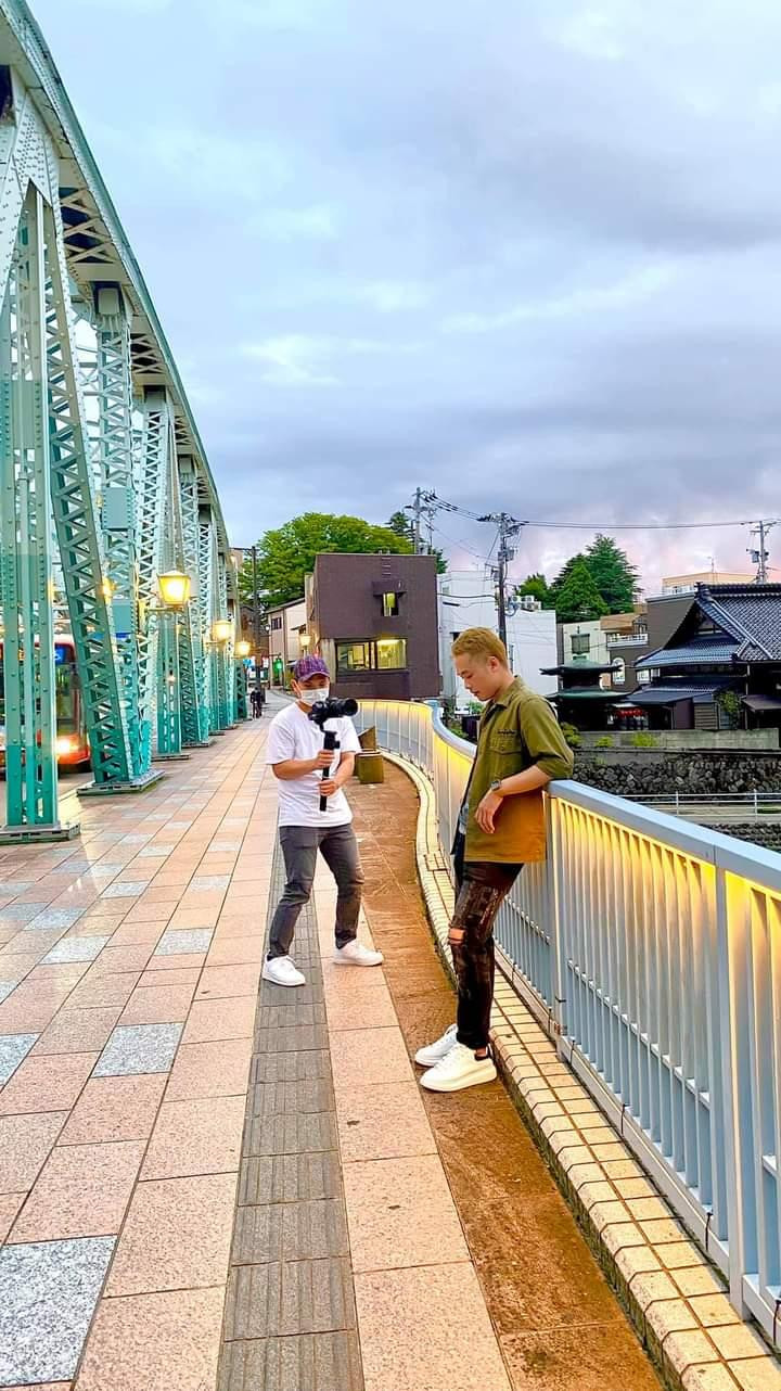 Quá trình quay MV Sai lại càng sai của Thái Tony tại Nhật Bản.