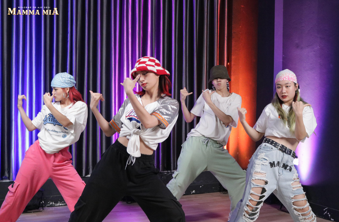 Những bước nhảy sôi động, “trendy” lan tỏa sức nóng của chương trình qua màn ảnh nhỏ.