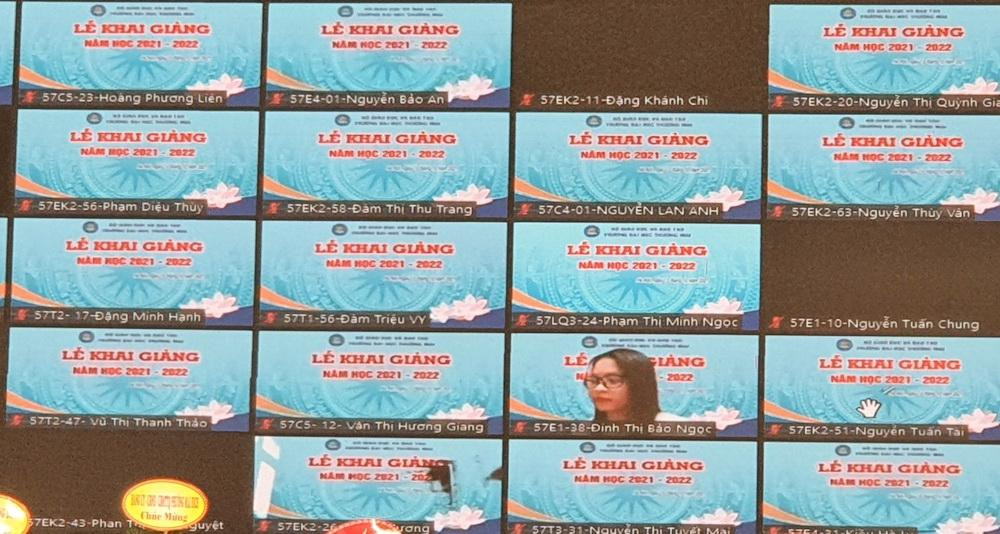 Hàng nghìn tân sinh viên tham gia buổi Lễ khai giảng năm học mới 2021 - 2022 qua hình thức trực tuyến. Hàng nghìn tân sinh viên tham gia buổi Lễ khai giảng năm học mới 2021 - 2022 qua hình thức trực tuyến.