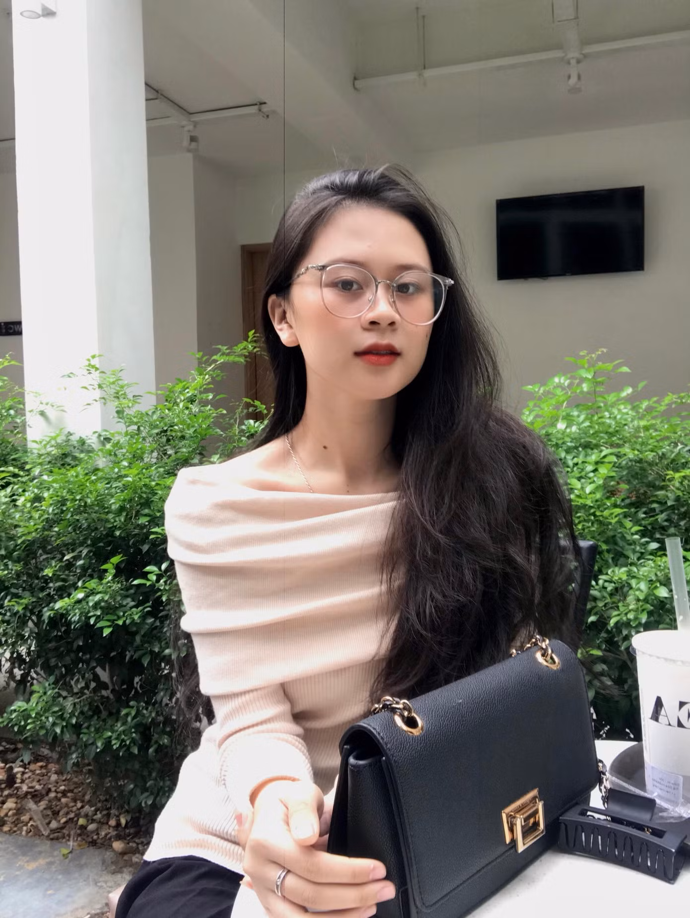 Tuổi trẻ hãy thử bất cứ công việc nào và bắt đầu từ công việc liên quan đến sở thích của bản thân.