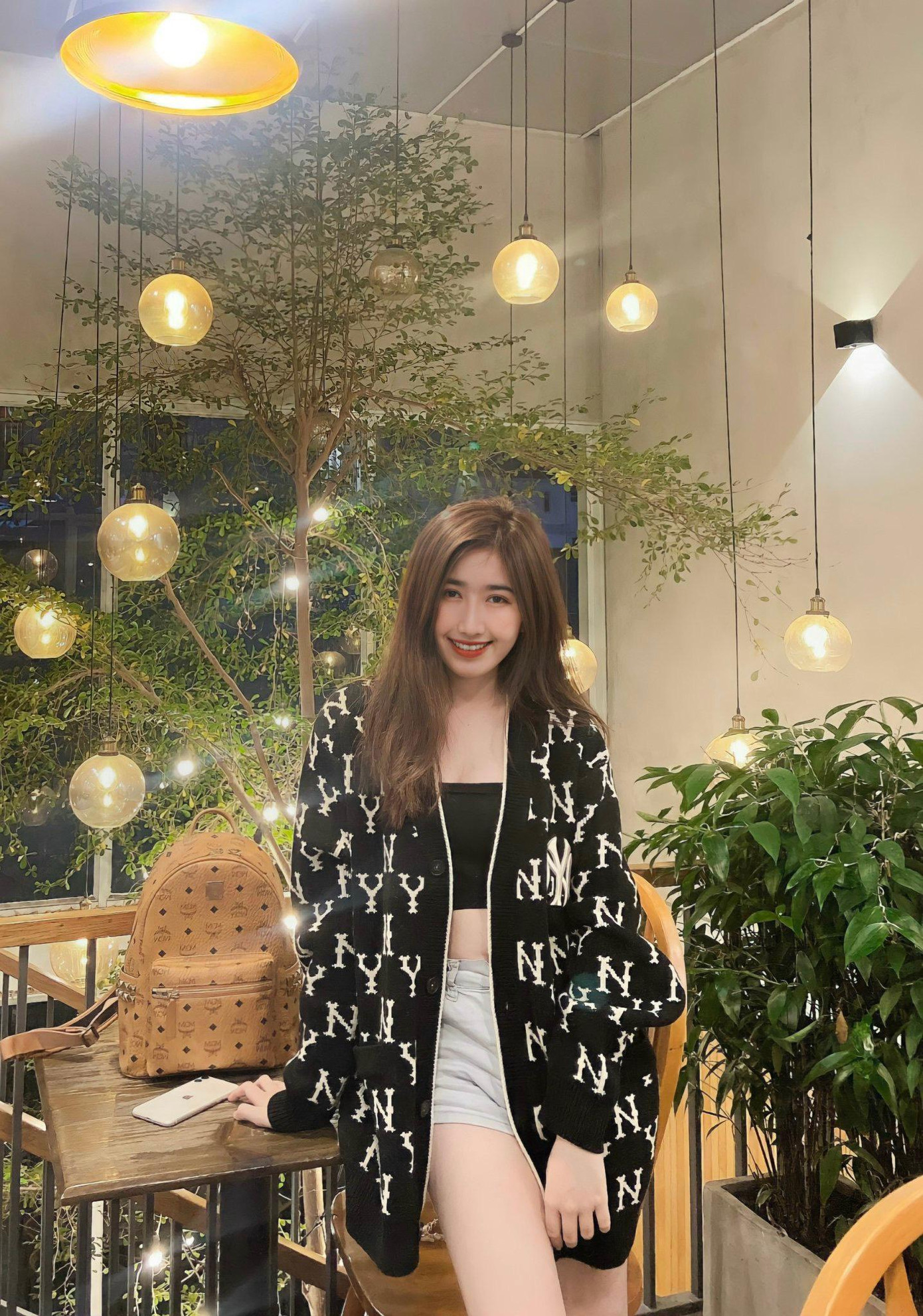 Có thu nhập tốt nhưng Ngọc Duyên không quên rằng việc học tập thực sự quan trọng trong việc phát triển bản thân