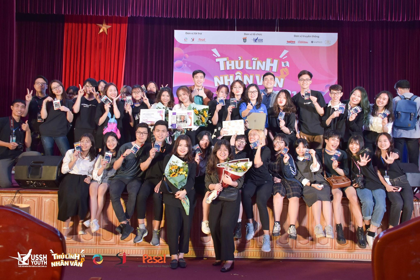 “Thủ lĩnh Nhân văn” - một trong những chương trình nổi bật năm học 2020 - 2021 của Đại học Khoa học Xã hội và Nhân văn “Thủ lĩnh Nhân văn” - một trong những chương trình nổi bật năm học 2020 - 2021 của Đại học Khoa học Xã hội và Nhân văn