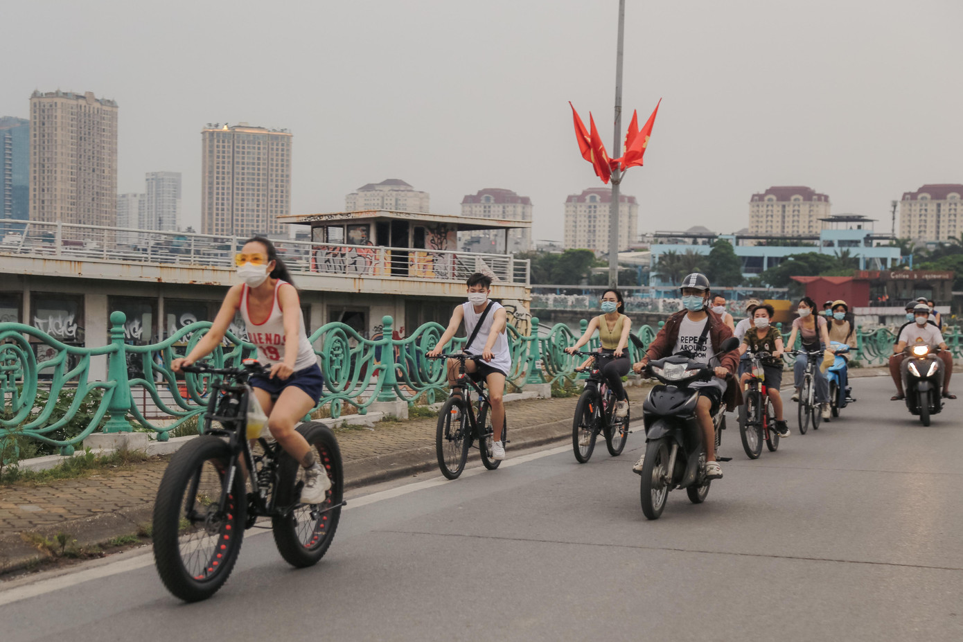 Để đưa phong trào ngày càng phát triển, những người đam mê đạp xe cũng cùng nhau thành lập các hội nhóm để cùng nhau duy trì hoạt động đều đặn. Để đưa phong trào ngày càng phát triển, những người đam mê đạp xe cũng cùng nhau thành lập các hội nhóm để cùng nhau duy trì hoạt động đều đặn.