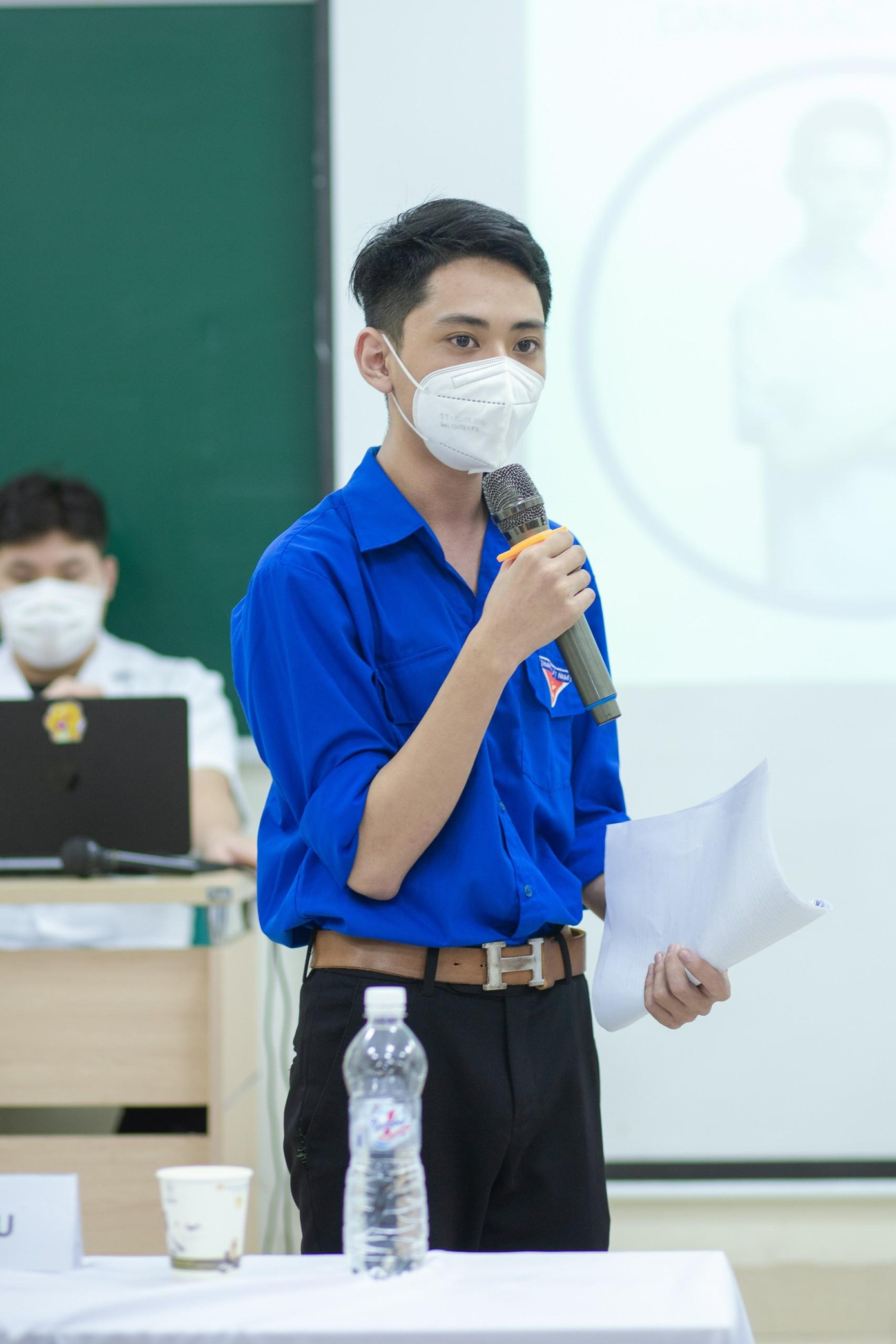 Ngoài việc siêng năng học tập, Nhật Minh còn tích cực tham gia công tác Đoàn - Hội tại trường để có thêm nhiều trải nghiệm và kỹ năng sống. Ngoài việc siêng năng học tập, Nhật Minh còn tích cực tham gia công tác Đoàn - Hội tại trường để có thêm nhiều trải nghiệm và kỹ năng sống.