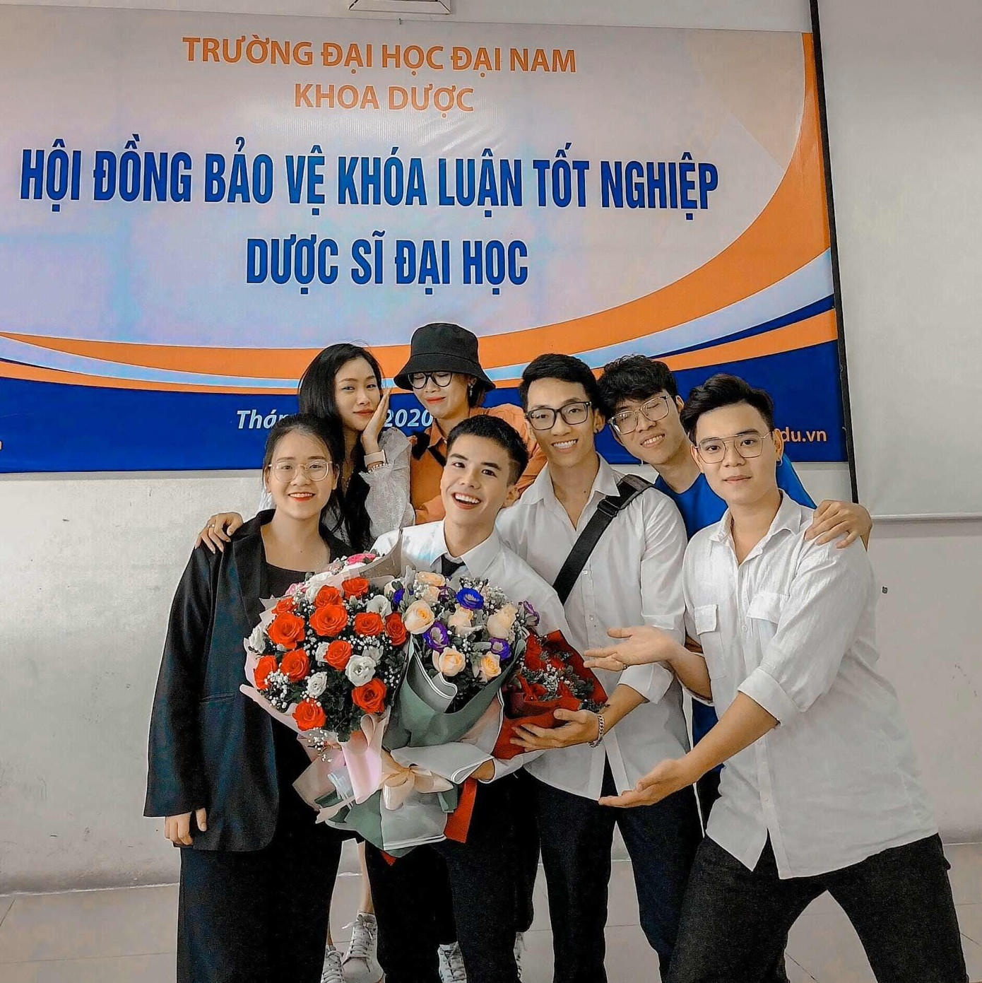 Đức Duy tại lễ bảo vệ khóa luận tốt nghiệp. Đức Duy tại lễ bảo vệ khóa luận tốt nghiệp.