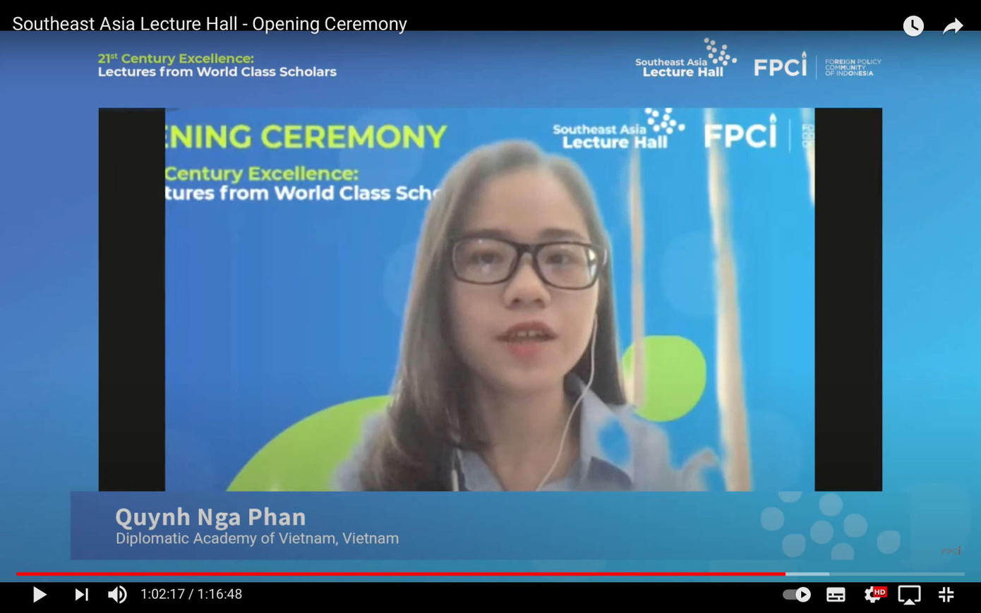 Đại diện sinh viên Việt Nam phát biểu Sự kiện Sea Lecture hall - compressed. Đại diện sinh viên Việt Nam phát biểu Sự kiện Sea Lecture hall - compressed.