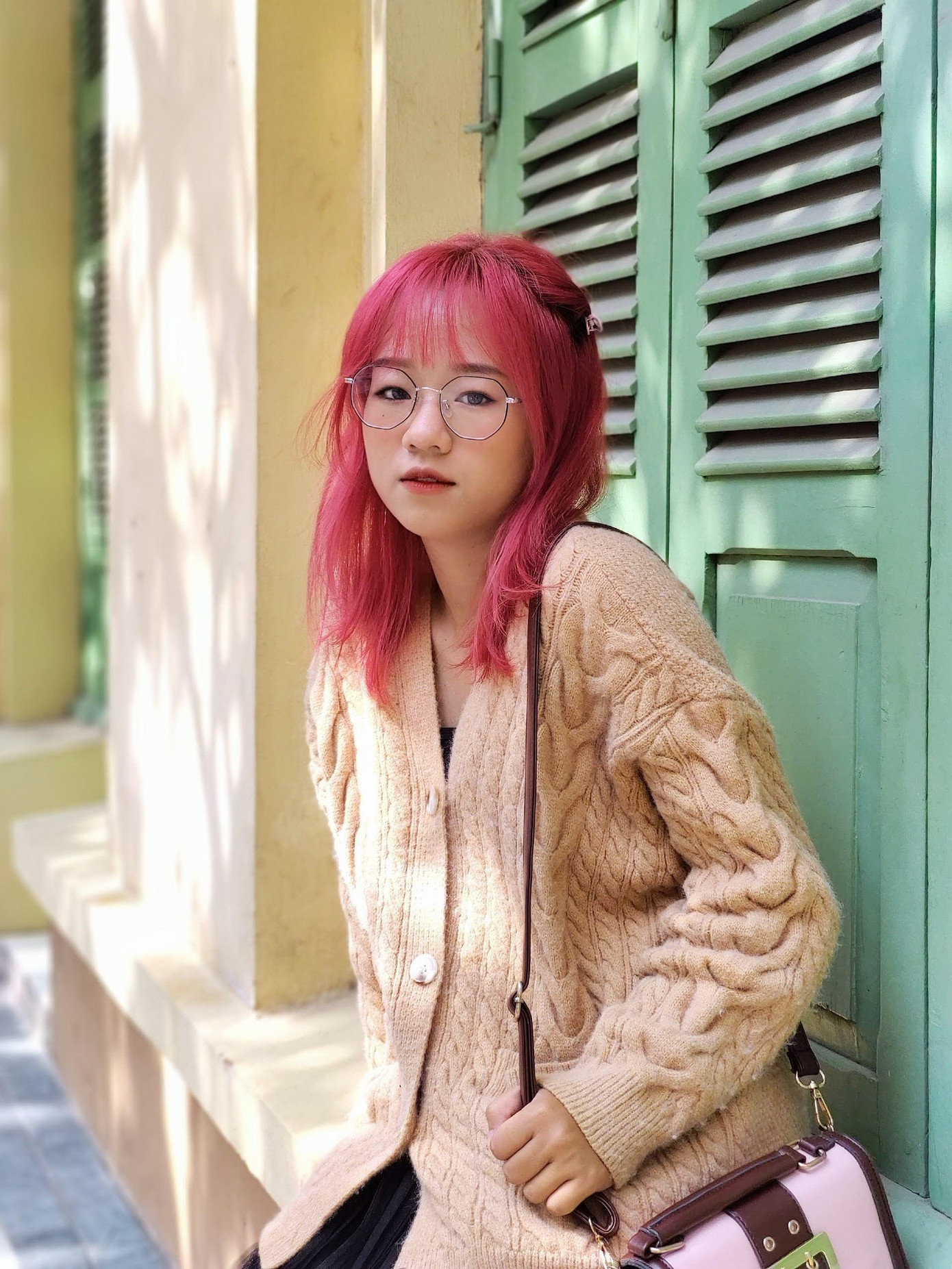 Bùi Bạch Dương Dương - sinh viên năm hai, khoa Quốc tế học, trường Đại học Hà Nội. Bùi Bạch Dương Dương - sinh viên năm hai, khoa Quốc tế học, trường Đại học Hà Nội.