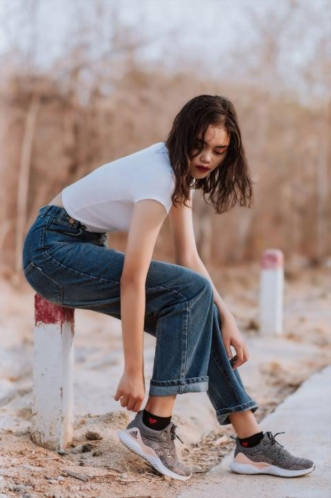 Cô gái trẻ quan niệm: “Chúng ta chỉ sống có một cuộc đời, vì vậy phải sống cho thật đáng sống”. Cô gái trẻ quan niệm: “Chúng ta chỉ sống có một cuộc đời, vì vậy phải sống cho thật đáng sống”.