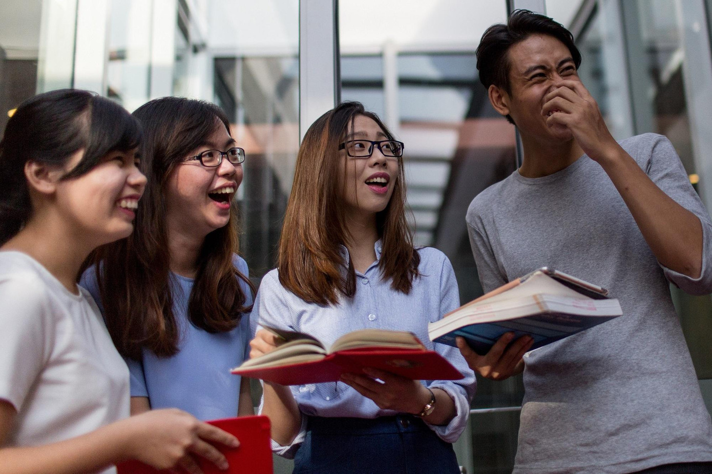 Theo cô Jamila Ahmed, Điều phối viên bộ phận Thành công trong học tập tại RMIT Việt Nam, ứng dụng tâm lý học tích cực có thể cải thiện những gì học sinh, sinh viên thể hiện trong lớp học.