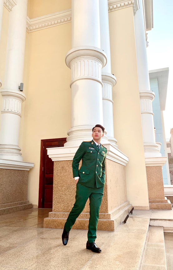 Duy Trường đã được xét vượt bậc lên hàm Trung úy.