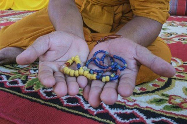 Vòng cườm thời tiền Angkor cũng được tìm thấy tại nơi tượng Phật vừa được phát hiện tại tỉnh Pursat. (Ảnh: Peter Ford) Vòng cườm thời tiền Angkor cũng được tìm thấy tại nơi tượng Phật vừa được phát hiện tại tỉnh Pursat. (Ảnh: Peter Ford)