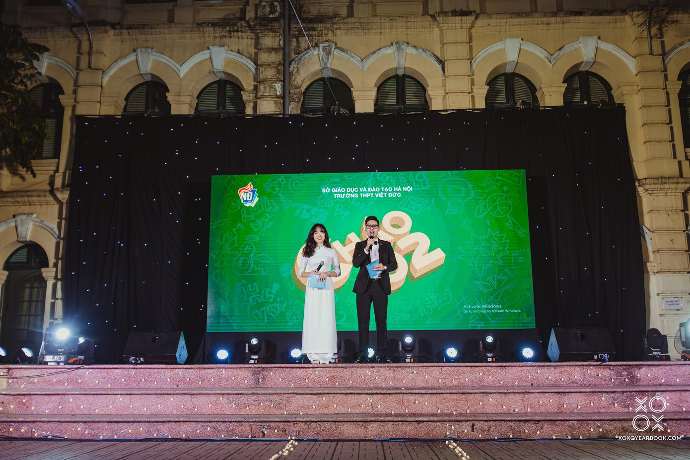 Tú Ngọc trong vai trò là MC của trường.