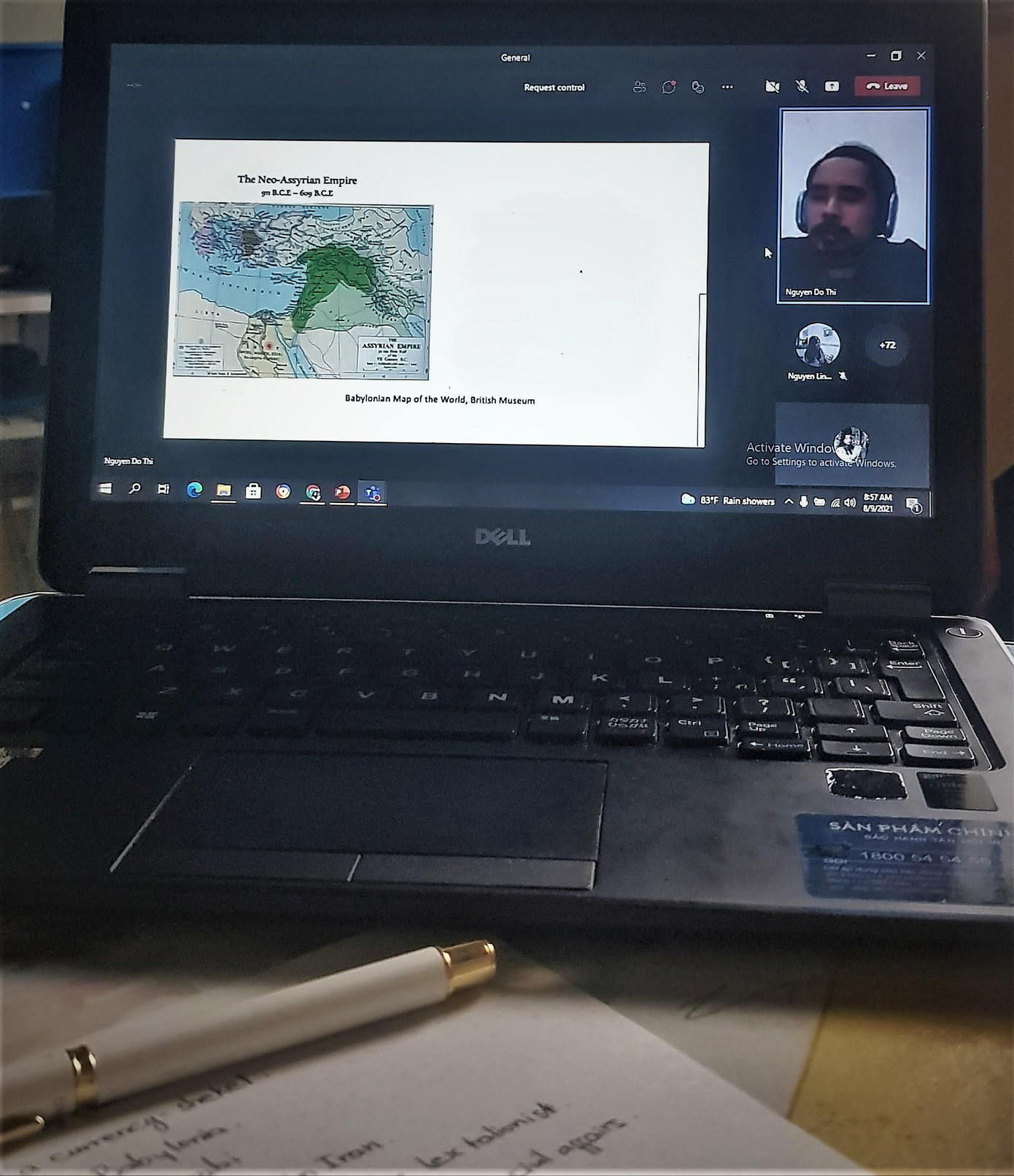 Sinh viên dần quen với việc học trực tuyến. Sinh viên dần quen với việc học trực tuyến.