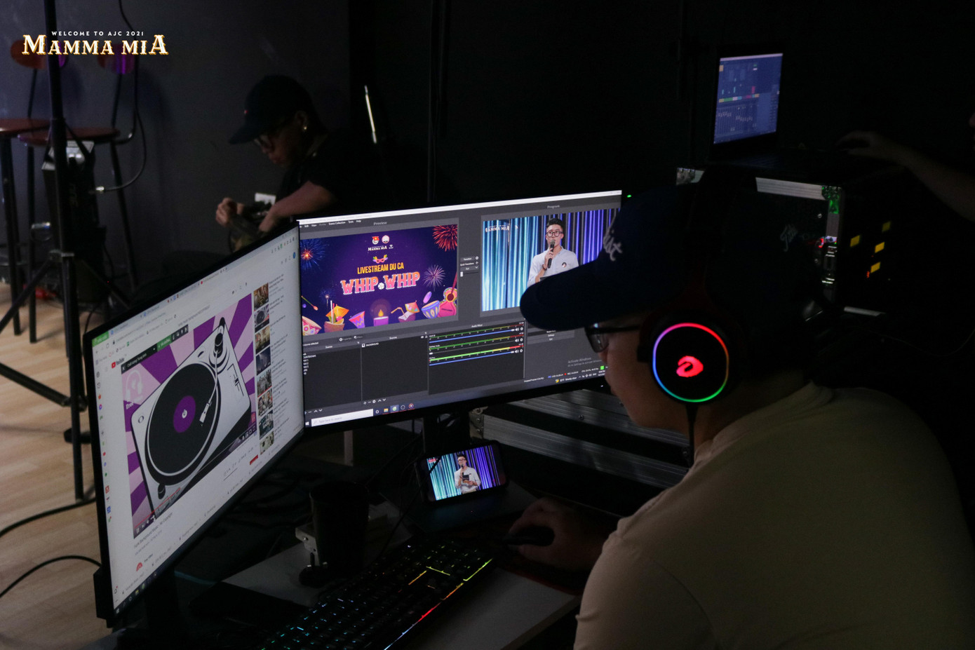 Được tổ chức bằng hình thức livestream, chương trình vẫn thu hút hàng nghìn lượt tương tác từ các bạn sinh viên