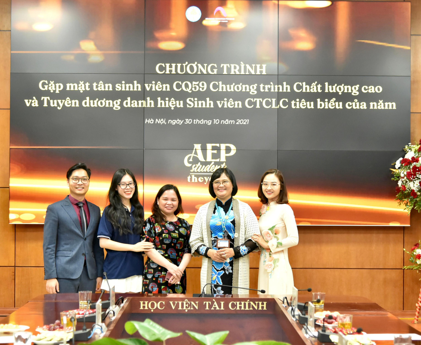 Niềm tự hào to lớn khi được trao tặng danh hiệu AEP Student of The Year Niềm tự hào to lớn khi được trao tặng danh hiệu AEP Student of The Year