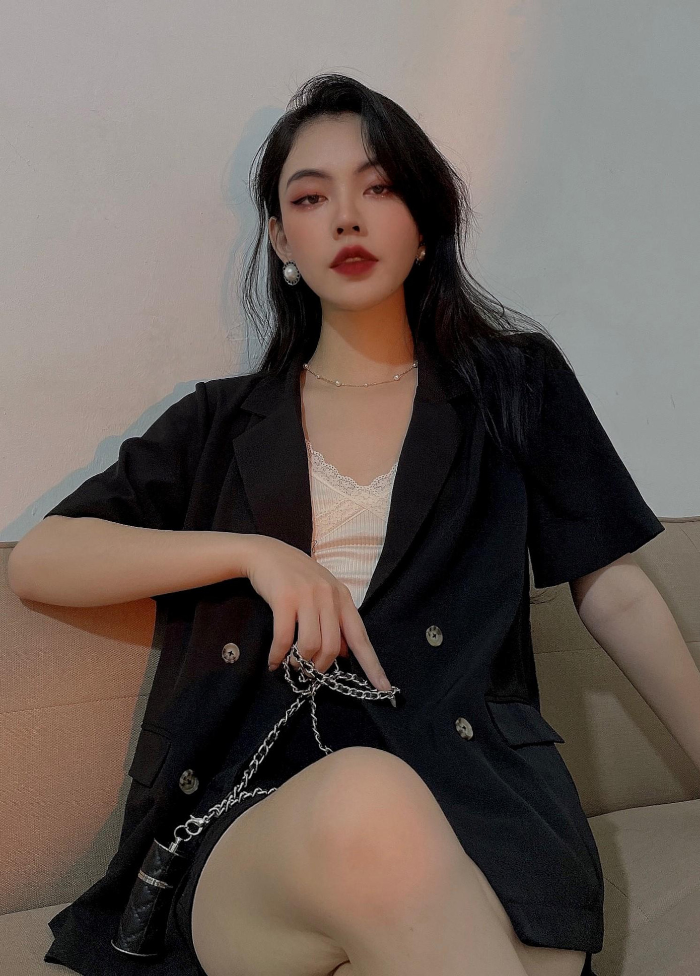 Nghề stylist giúp Thủy trau dồi thêm nhiều kiến thức mới và trở thành một phiên bản ngày càng tốt hơn Nghề stylist giúp Thủy trau dồi thêm nhiều kiến thức mới và trở thành một phiên bản ngày càng tốt hơn