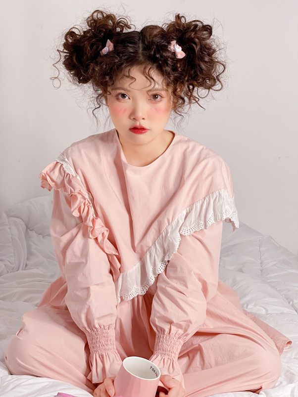 Kiều Thanh được mọi người nhận xét là khá trẻ con so với tuổi.