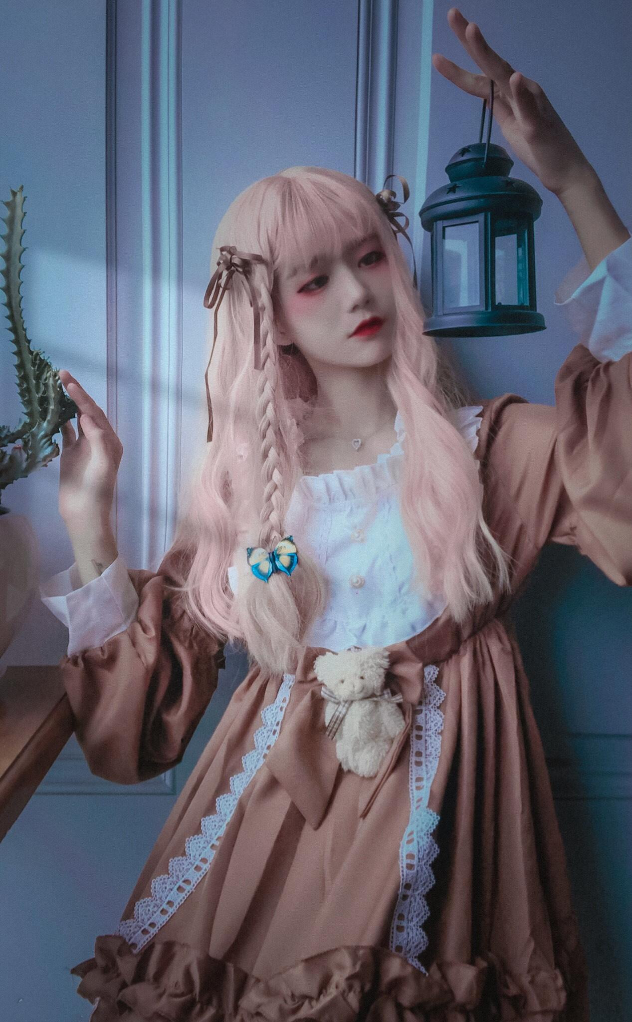 Yugi cosplay theo phong cách Lolita. Yugi cosplay theo phong cách Lolita.