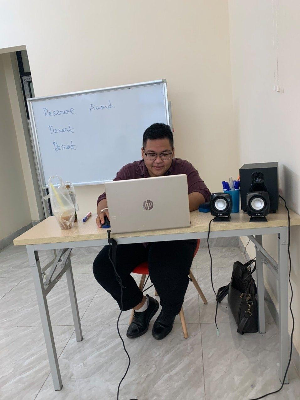 “Mình mong muốn dùng hết những kiến thức đã tích lũy được về tiếng Anh để hỗ trợ, giúp đỡ cho những người có nhu cầu học tiếng Anh”, Mai tâm sự.