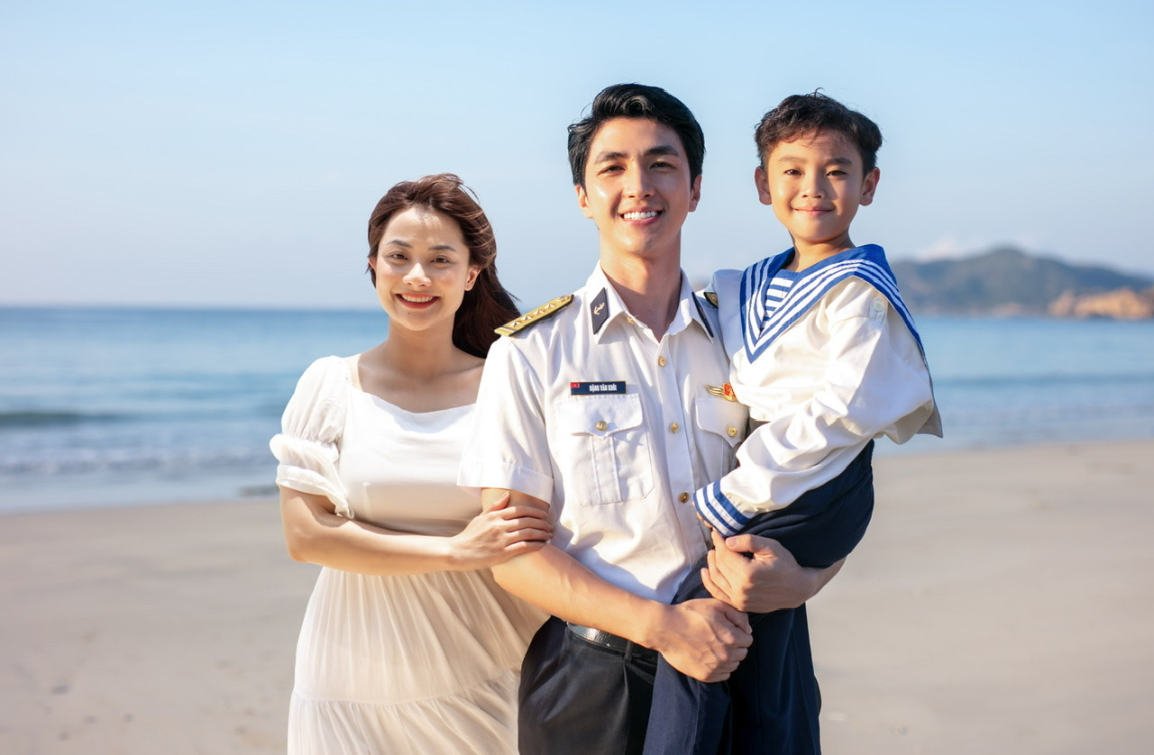 Huyền Thạch và Bình An đẹp đôi trong phim.