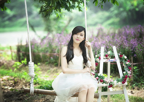 Cuối năm 2012, cô bạn này cũng đã tham gia thi cuộc thi Hoa hậu phụ nữ Việt Nam qua ảnh và lọt vòng chung kết thi tại TPHCM