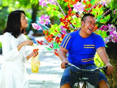 Tăng Thanh Hà (trái) và Hiếu Hiền trong phim "Bỗng dưng muốn khóc".