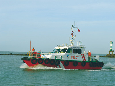 Ca nô của VUNGTAUSHIP đang làm việc trên biển. Ca nô của VUNGTAUSHIP đang làm việc trên biển