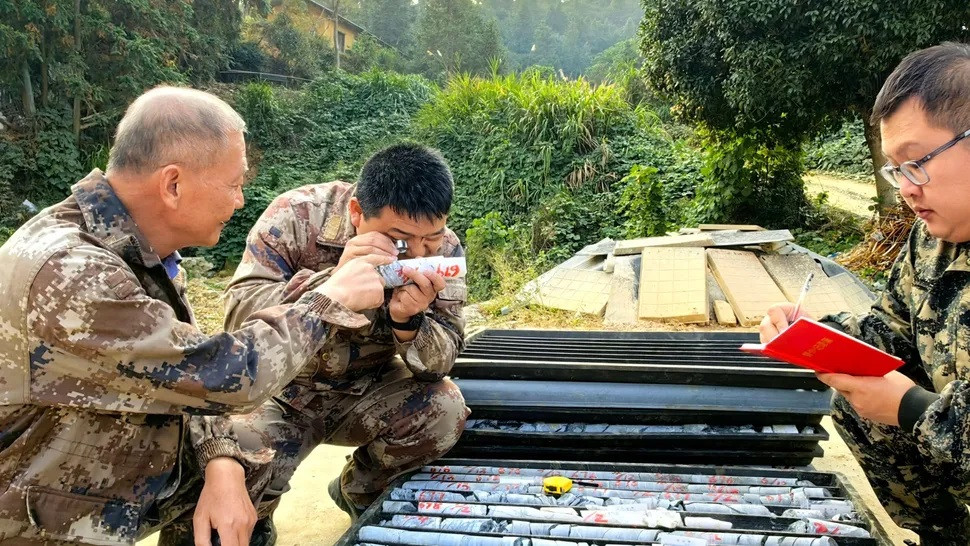 Các chuyên gia khai thác tin rằng mỏ mới này chứa tới 1.100 tấn vàng.(Ảnh: Tân Hoa Xã) Các chuyên gia khai thác tin rằng mỏ mới này chứa tới 1.100 tấn vàng.(Ảnh: Tân Hoa Xã)