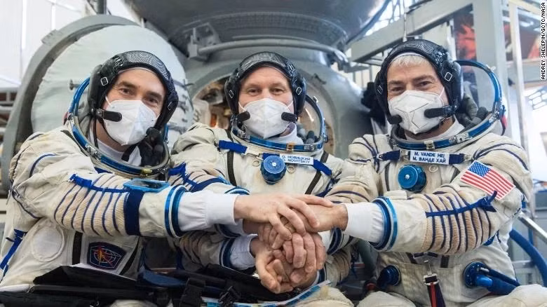 Các phi hành gia người Nga trên ISS