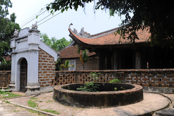 Một góc đình làng Mông Phụ