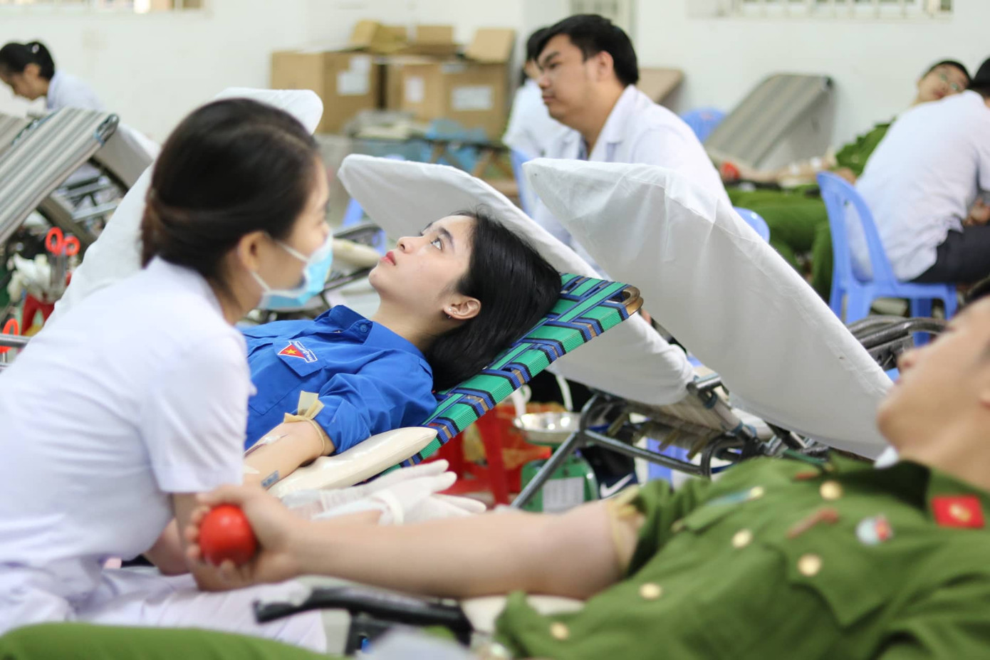 Chủ nhật Đỏ tô đậm triết lý sống nhân ái của người Việt Nam ảnh 66