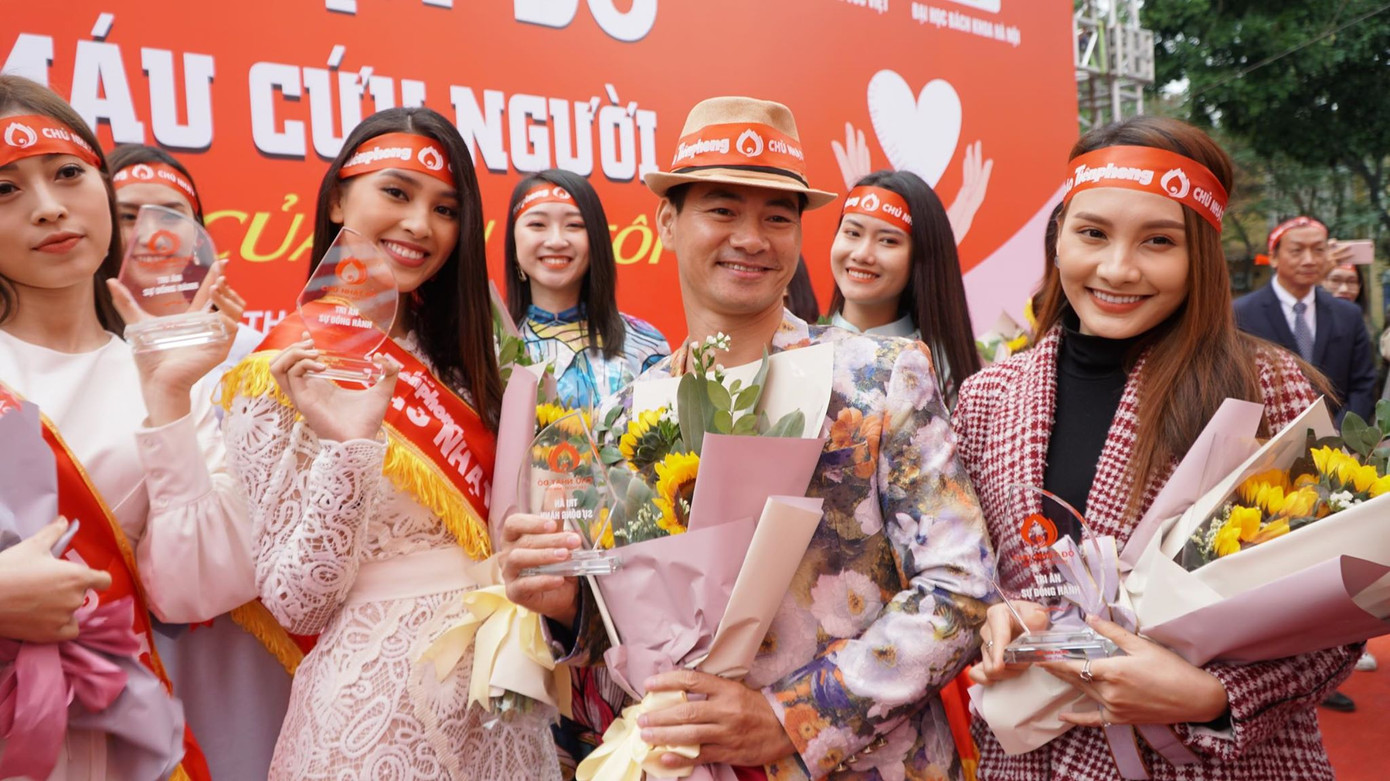 Chủ nhật Đỏ tô đậm triết lý sống nhân ái của người Việt Nam ảnh 16