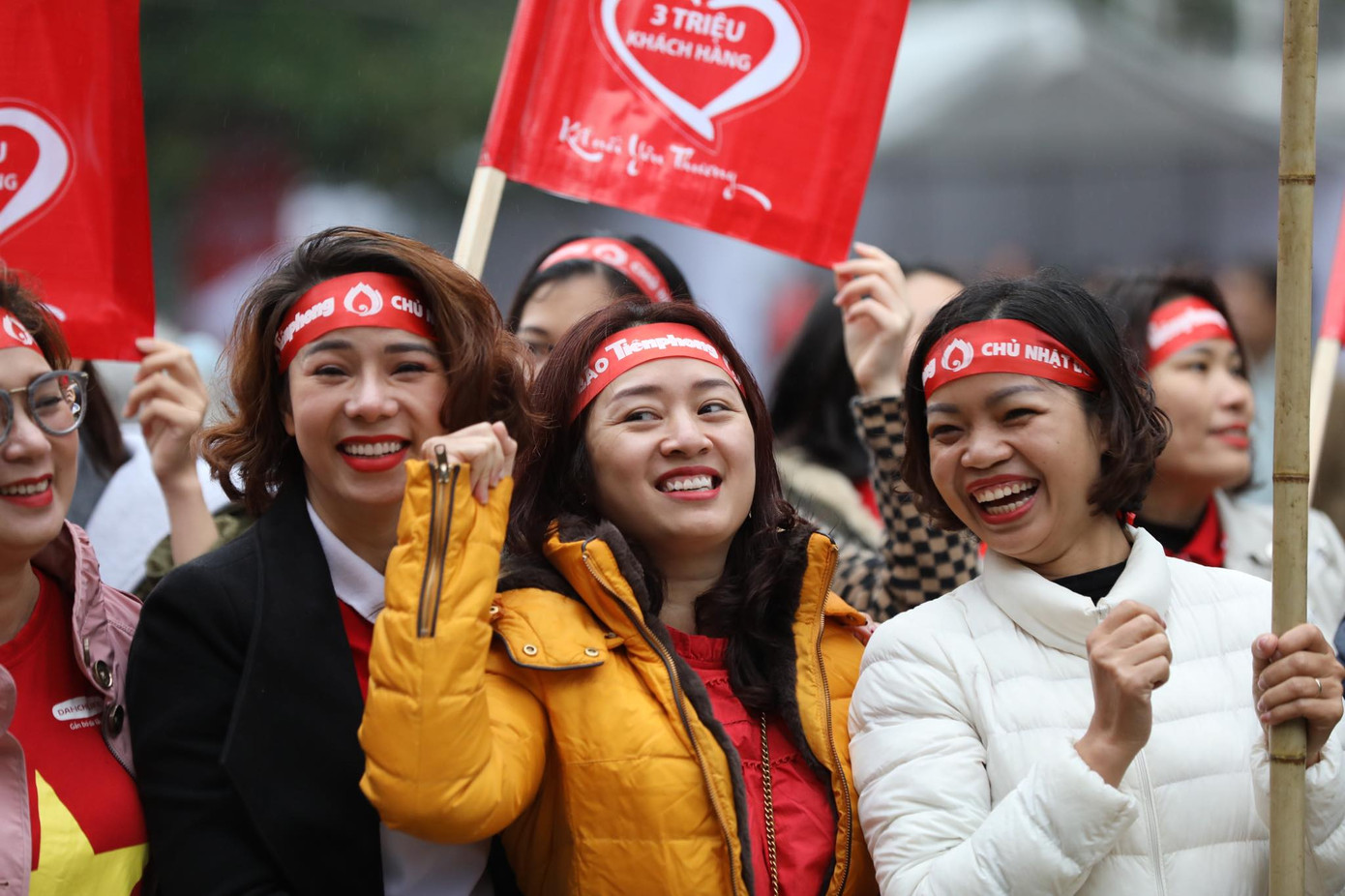 Chủ nhật Đỏ tô đậm triết lý sống nhân ái của người Việt Nam ảnh 44