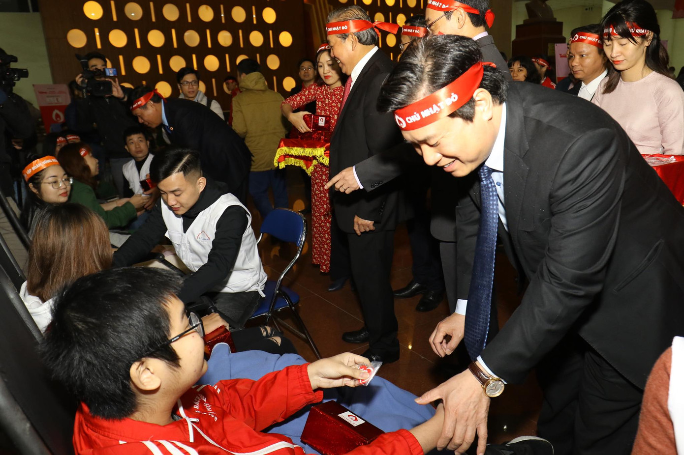 Chủ nhật Đỏ tô đậm triết lý sống nhân ái của người Việt Nam ảnh 31