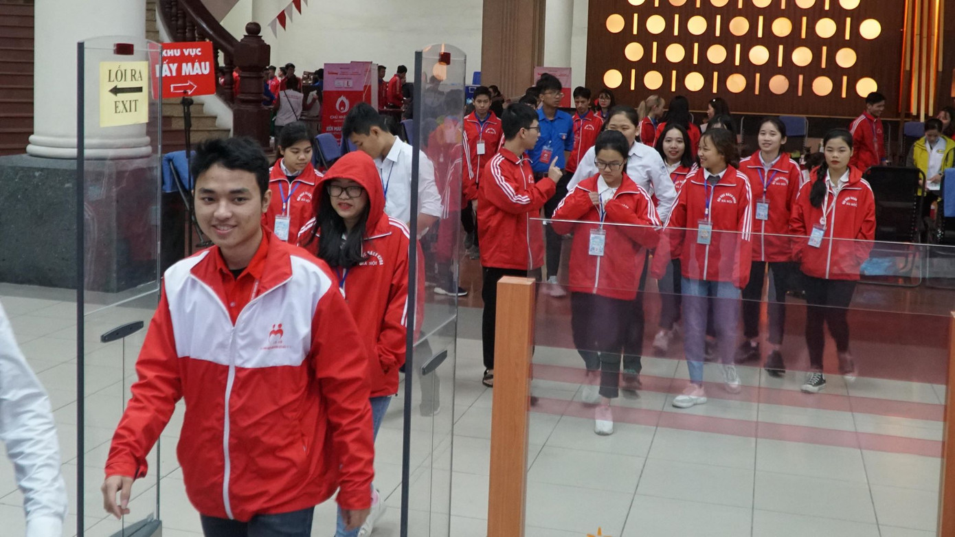 Chủ nhật Đỏ tô đậm triết lý sống nhân ái của người Việt Nam ảnh 79