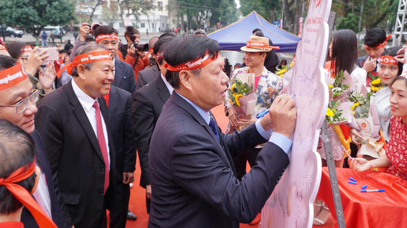 Chủ nhật Đỏ tô đậm triết lý sống nhân ái của người Việt Nam ảnh 14