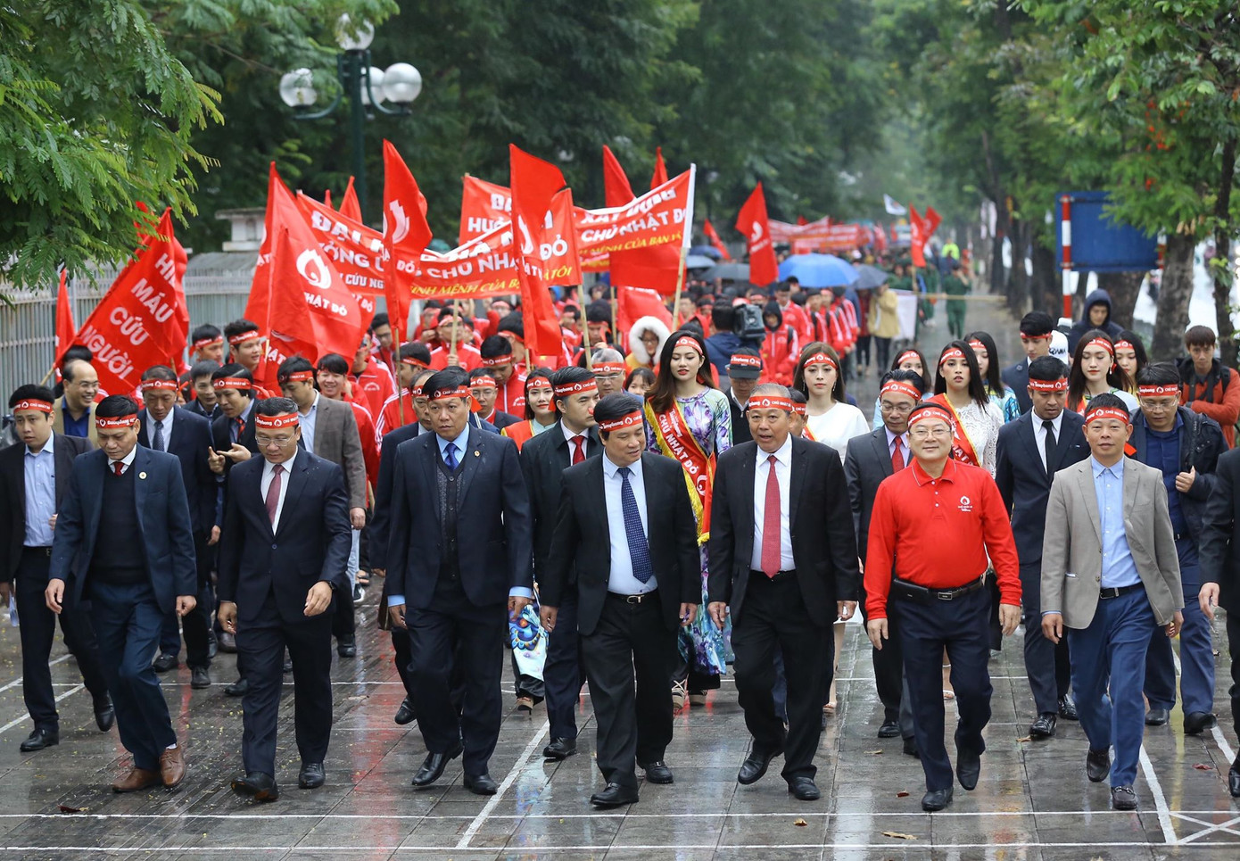 Chủ nhật Đỏ tô đậm triết lý sống nhân ái của người Việt Nam ảnh 36