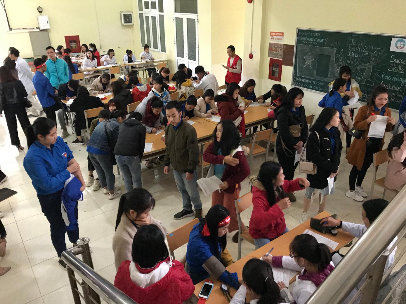 Chủ nhật Đỏ tô đậm triết lý sống nhân ái của người Việt Nam ảnh 61