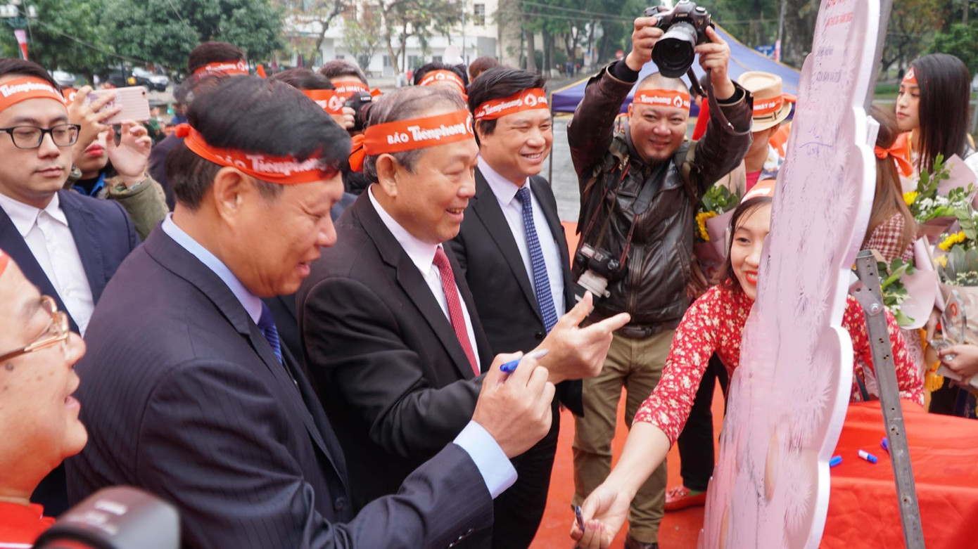 Chủ nhật Đỏ tô đậm triết lý sống nhân ái của người Việt Nam ảnh 13