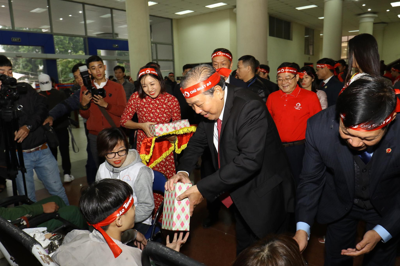 Chủ nhật Đỏ tô đậm triết lý sống nhân ái của người Việt Nam ảnh 30