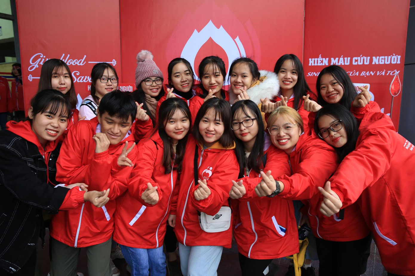 Chủ nhật Đỏ tô đậm triết lý sống nhân ái của người Việt Nam ảnh 76