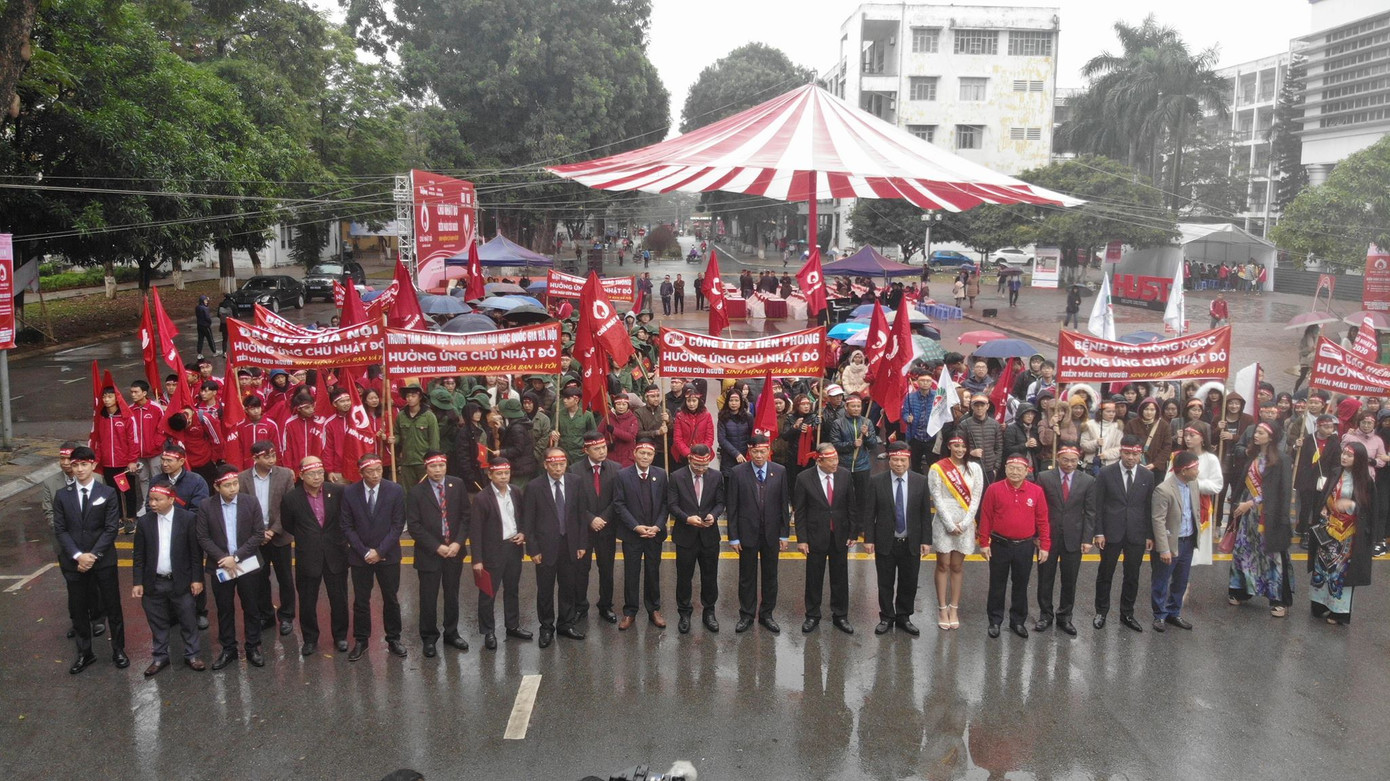 Chủ nhật Đỏ tô đậm triết lý sống nhân ái của người Việt Nam ảnh 48