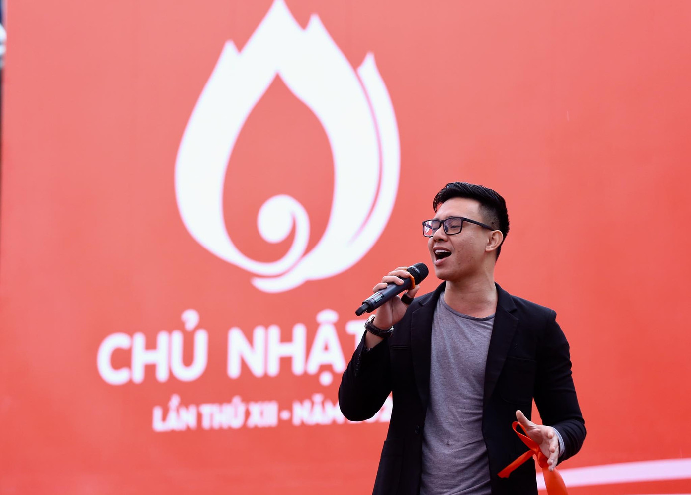 Chủ nhật Đỏ tô đậm triết lý sống nhân ái của người Việt Nam ảnh 33