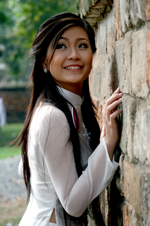 Duyên dáng trong tà áo dài truyền thống