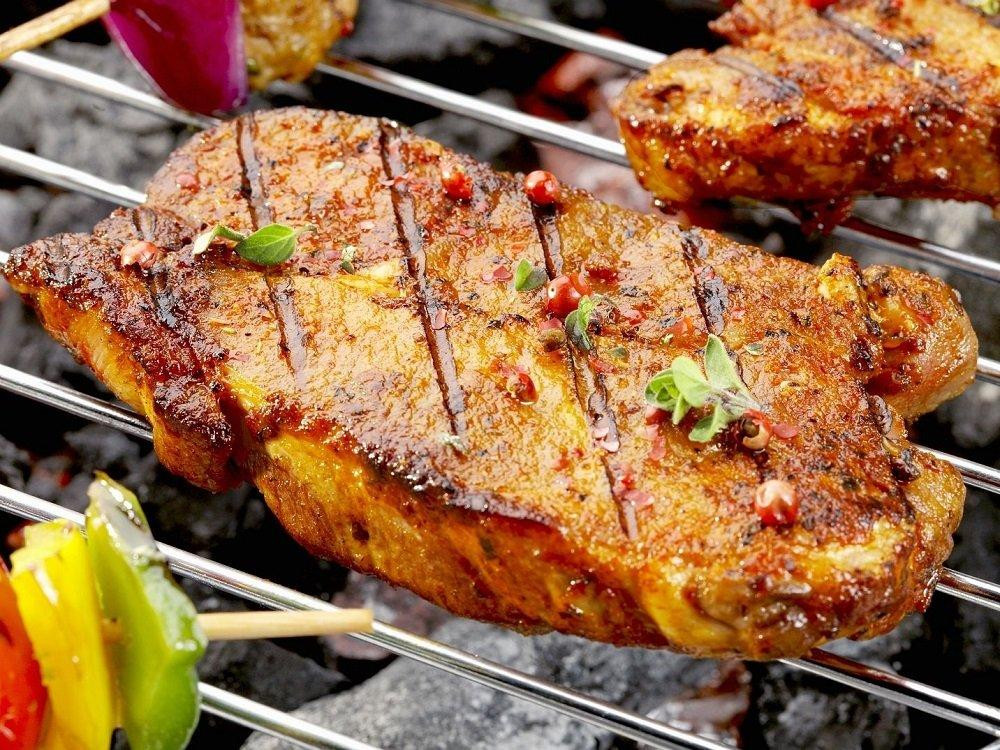 Ăn đồ nướng rán là thói quen phổ biến của nhiều người. Ăn đồ nướng rán tẩm cả chất đường cho có chất ngọt và nướng già để giòn tan gây ra hoạt chất gây ung thư (nướng rán ở nhiệt độ cao). Nó không tốt cho gan bởi chất độc phải qua gan xử lý, gan hoạt động nhiều hơn, gây nóng trong người như nổi mụn, táo bón,...Ảnh minh họa: Internet Ăn đồ nướng rán là thói quen phổ biến của nhiều người. Ăn đồ nướng rán tẩm cả chất đường cho có chất ngọt và nướng già để giòn tan gây ra hoạt chất gây ung thư (nướng rán ở nhiệt độ cao). Nó không tốt cho gan bởi chất độc phải qua gan xử lý, gan hoạt động nhiều hơn, gây nóng trong người như nổi mụn, táo bón,...Ảnh minh họa: Internet