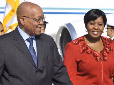 Ông Jacob Zuma và bà vợ thứ sáu, Ngema