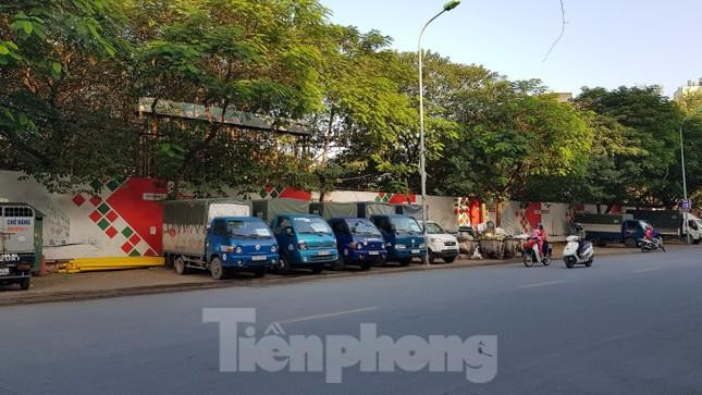 Dự án Trung tâm thương mại, chợ, siêu thị và văn phòng cho thuê Xuân La "ôm đất" hơn chục năm đến nay vẫn chưa thể triển khai. Ảnh: Ninh Phan.