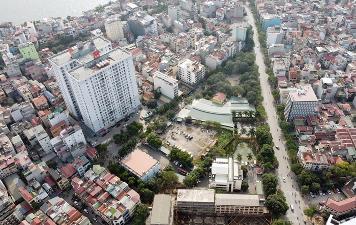 Sau hơn chục năm, đến nay Công ty cổ phần Xây dựng Sông Hồng vẫn chưa nộp nghĩa vụ tài chính khi trúng đấu thầu là hơn 33 tỷ đồng và nghĩa vụ tài chính bổ sung gần 21 tỷ đồng (do nâng tầng). Ảnh: Gia Huy.