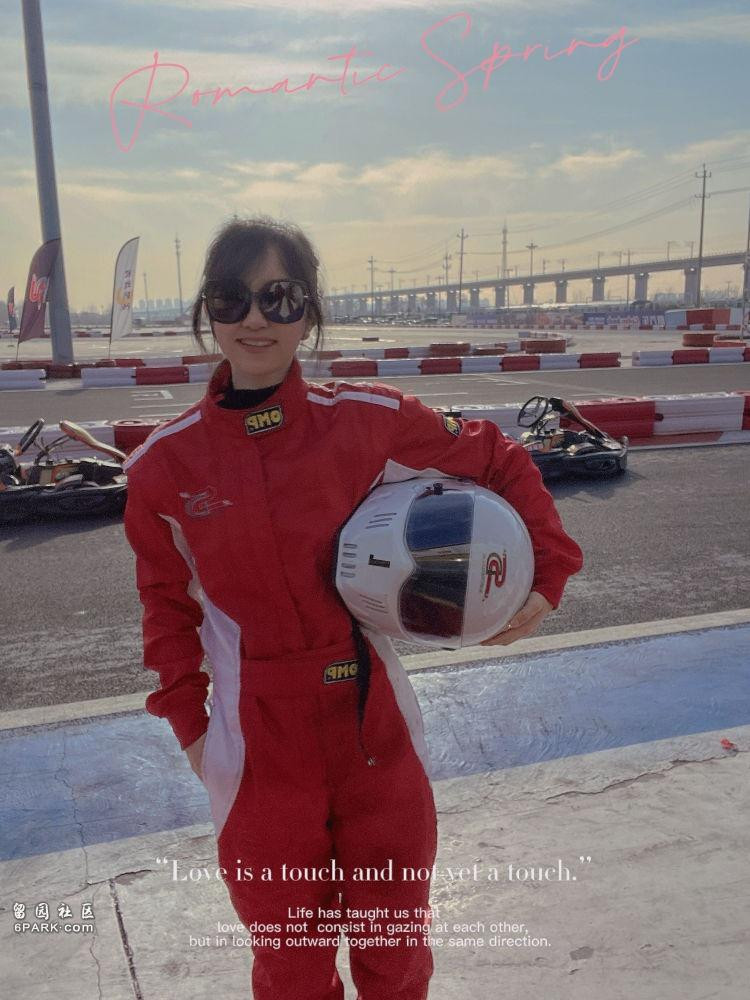 Cô nàng vẫn dành thời gian phát triển bản thân và theo đuổi sở thích riêng.