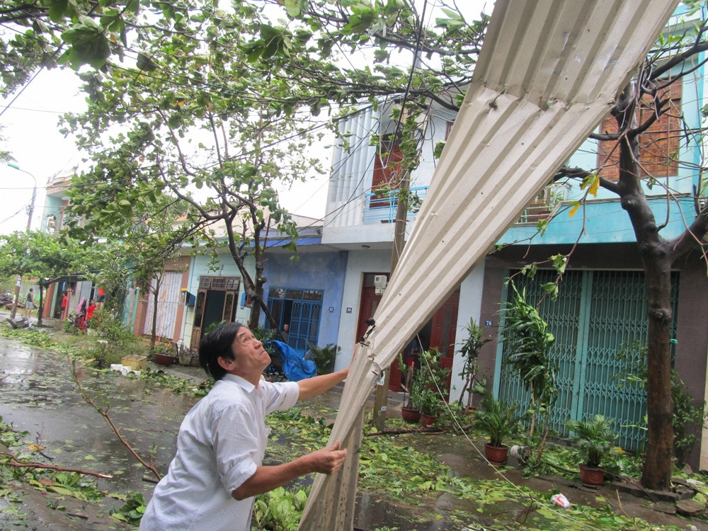 Khẩn trương dọn dẹp 